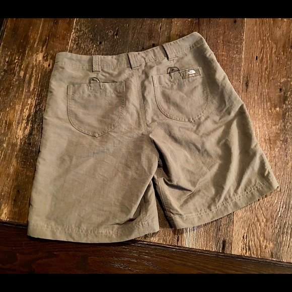 North Face Women’s Khaki Green Shorts, Size 6 - Picture 7 of 8